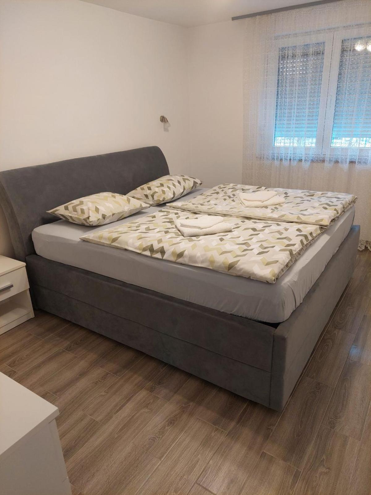 Aleksandar Banja Luka Esterno foto